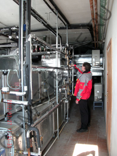 профилактика вентиляционной установки с водяным калорифером в техническом помещении бизнес центра